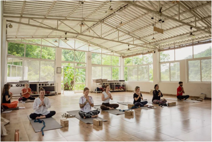 How to Choose the Right Yoga School in Rishikesh: 10 Things to Check